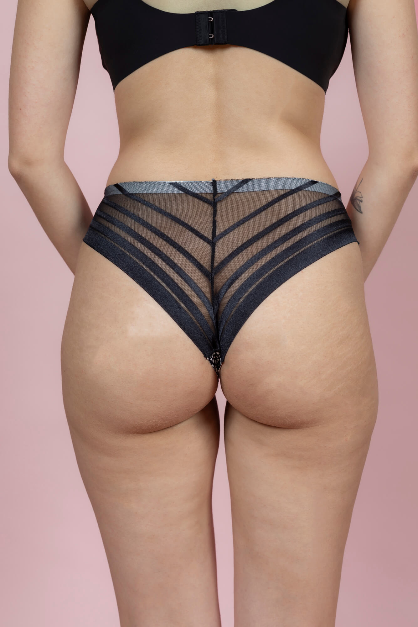 תחתון ברזילאי בשילוב תחרה