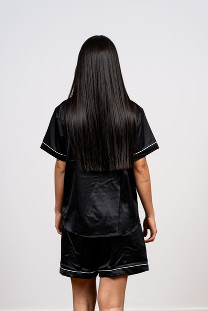 סט פיג'מה סאטן מכנסון וחולצה מכופתרת קלאסי