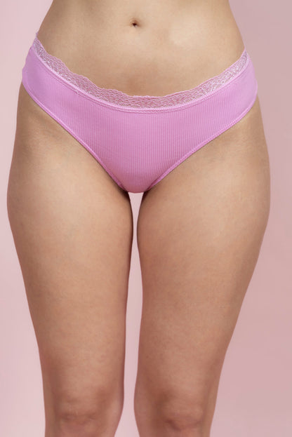 תחתון ברזילאי בשילוב תחרה