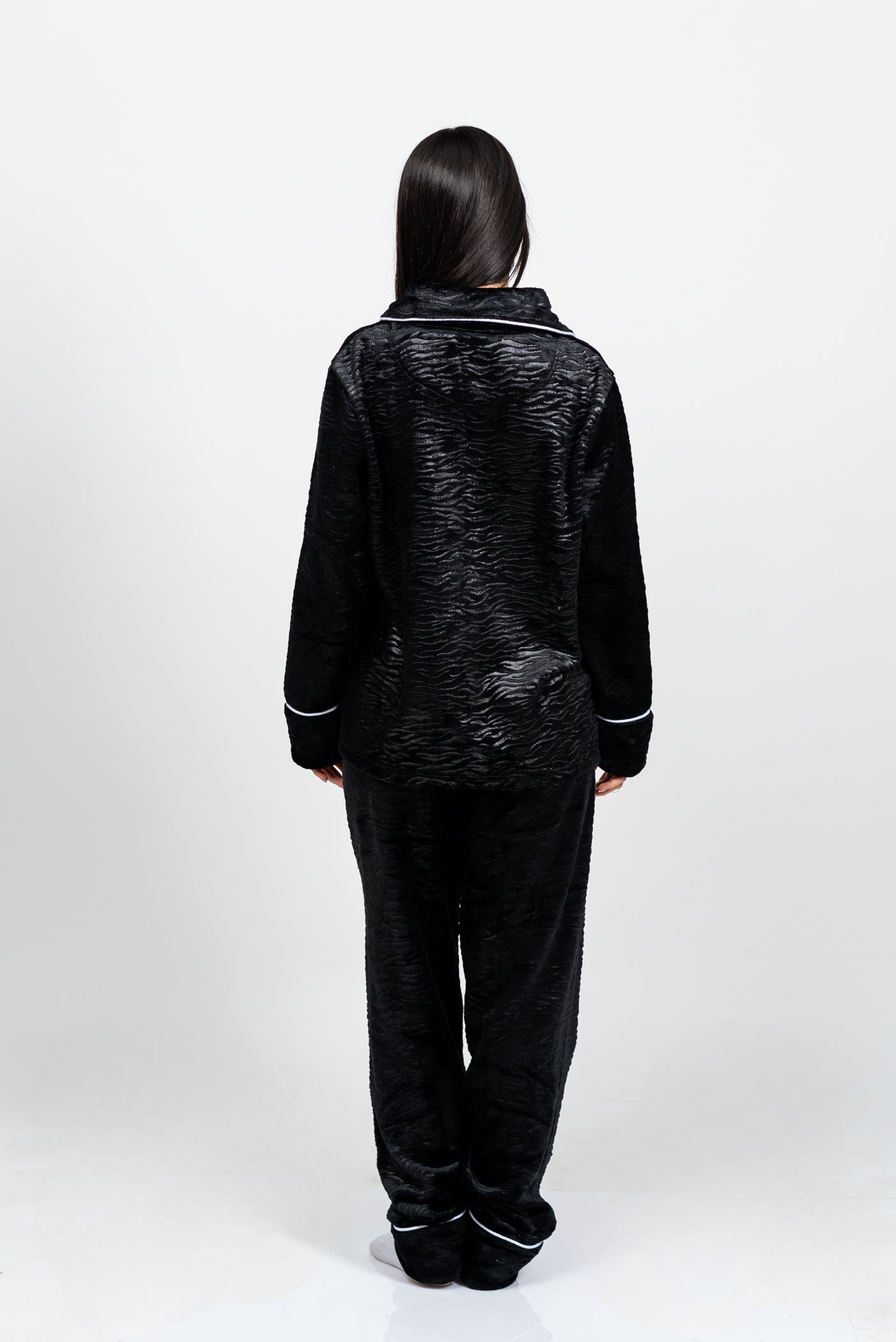 פיג'מת פליז קלאסית - סט יוקרה מכופתר