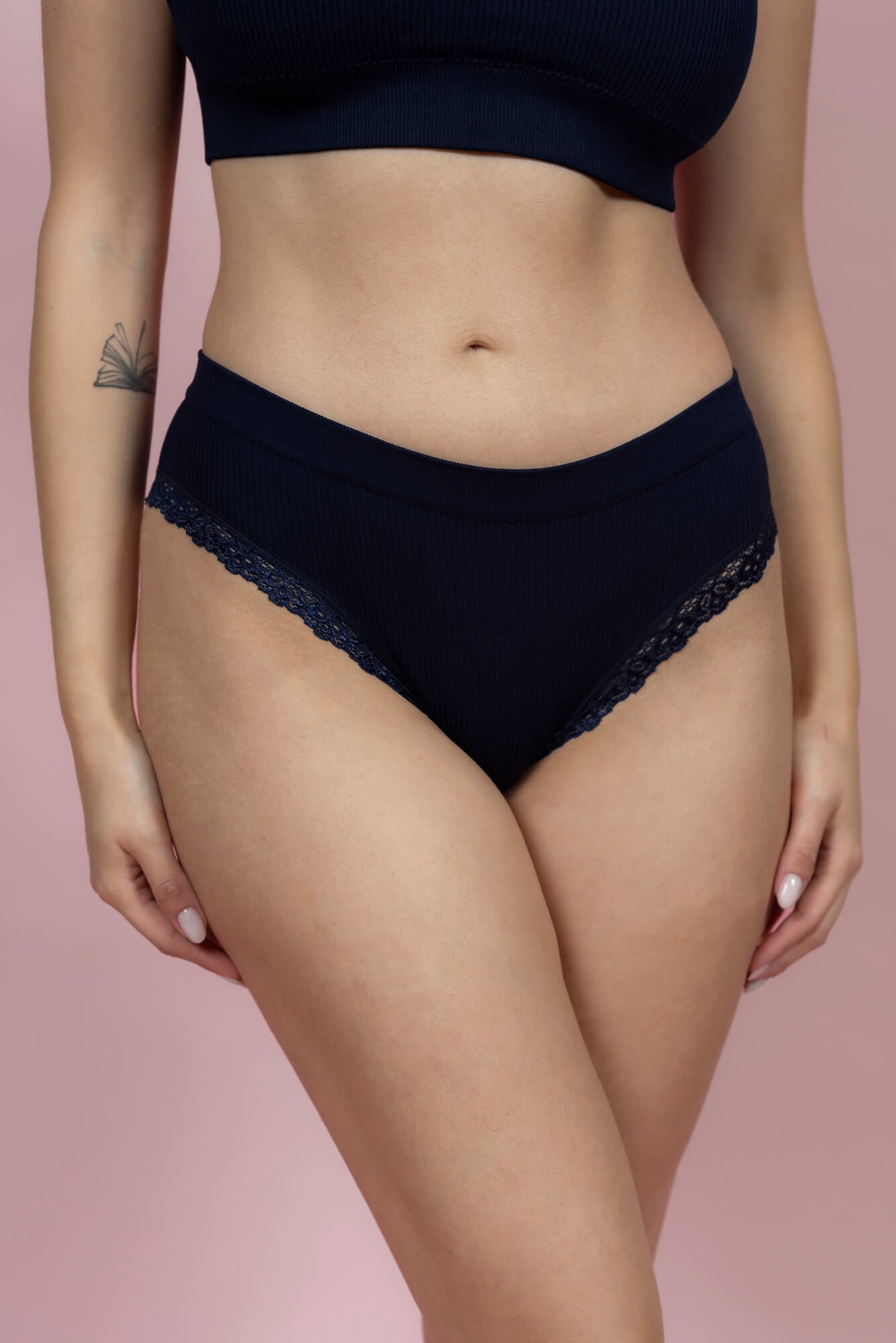 תחתון ברזילאי בשילוב תחרה