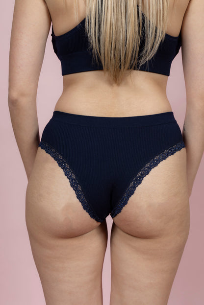 תחתון ברזילאי בשילוב תחרה