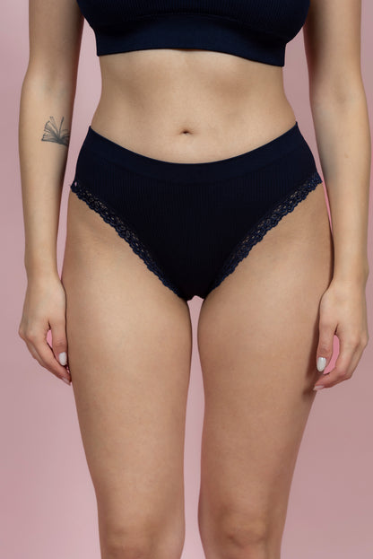 תחתון ביקיני סנטוני בשילוב תחרה