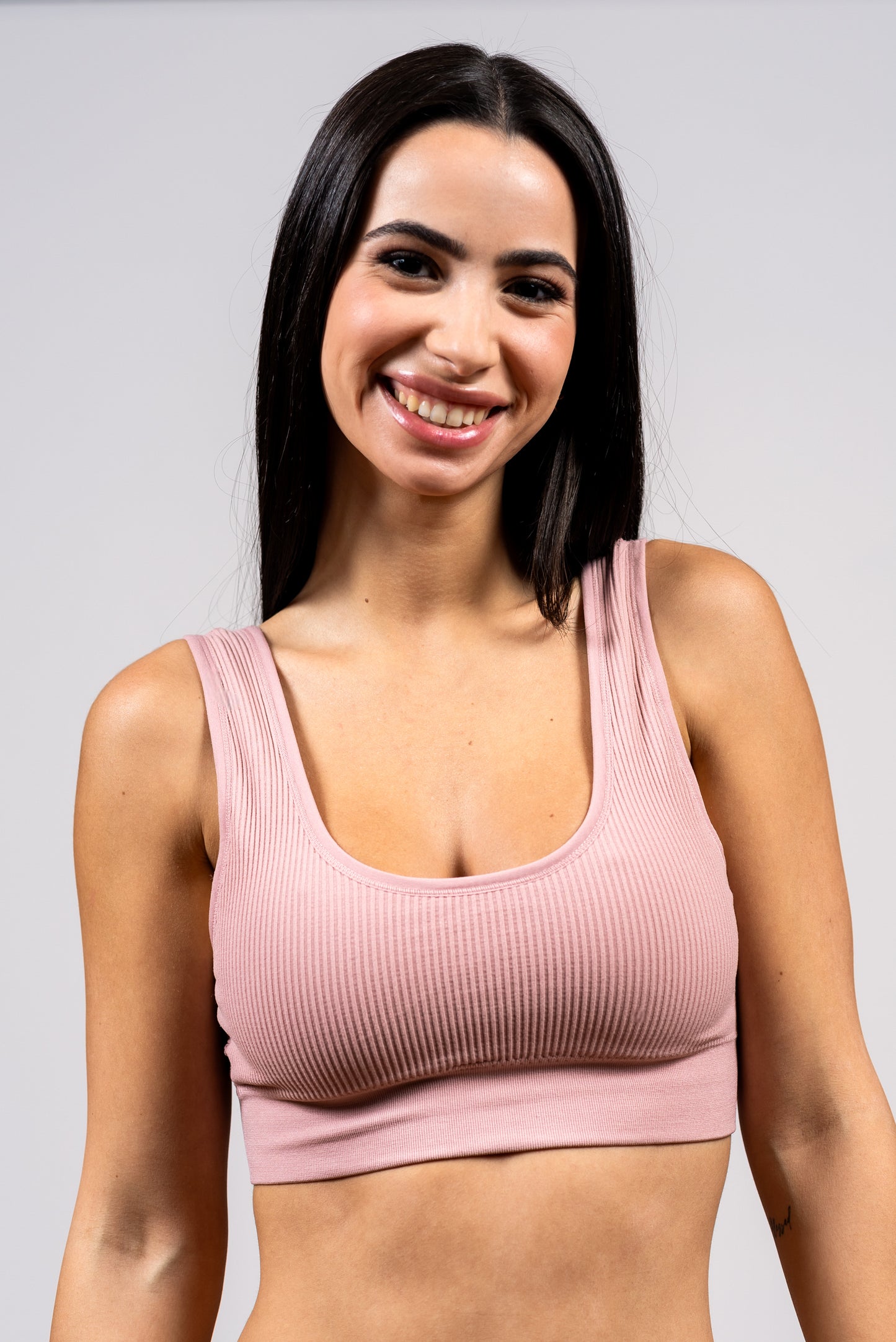 גוזיית ריב סנטוני עם סוגר מאחור