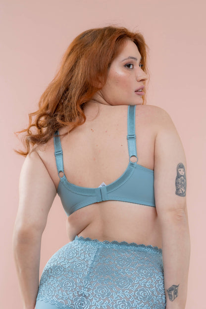 חזיית מינימייזר Curvy מתחרה