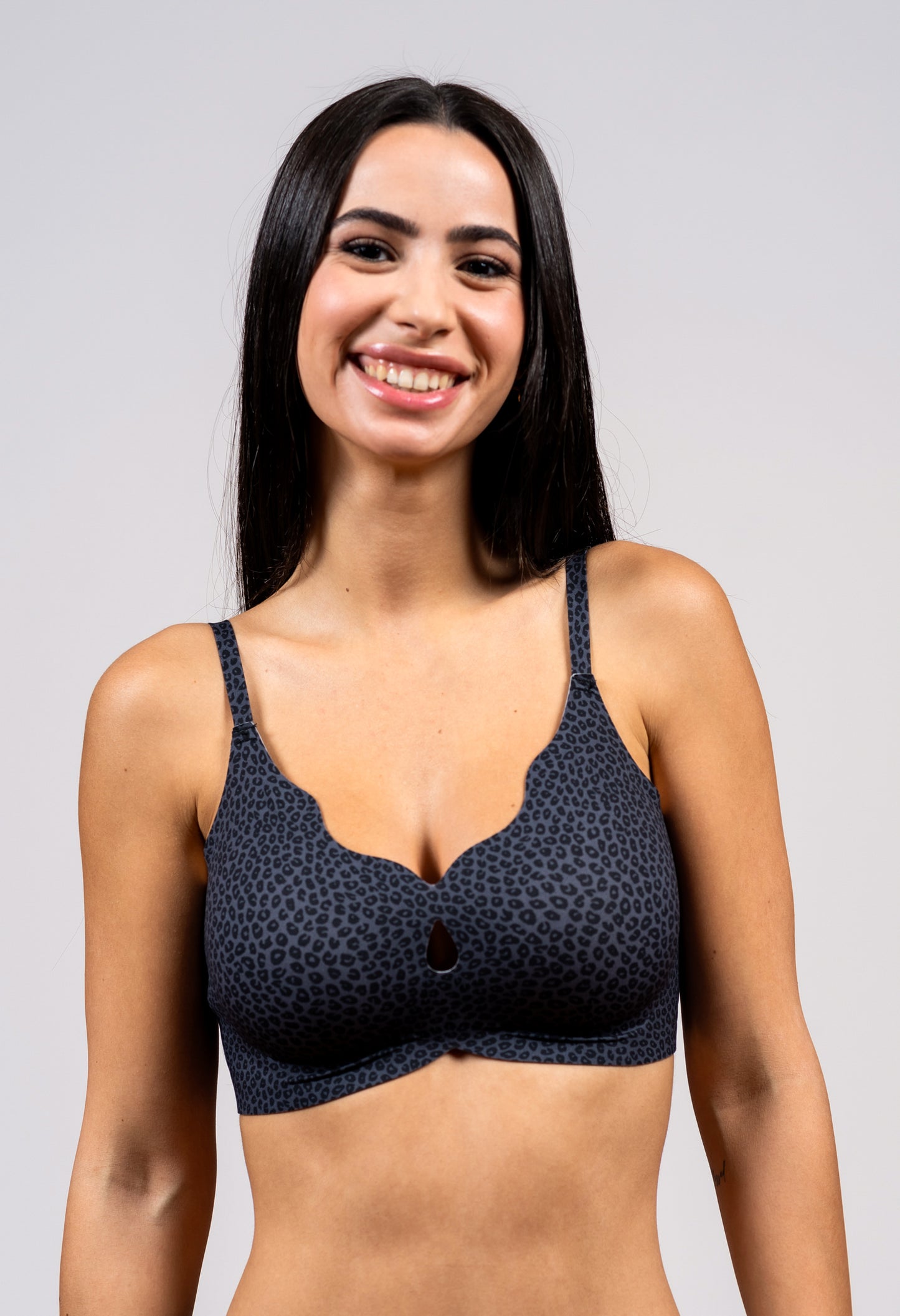 חזיית לייזר קאט ללא ברזל גימור גלים