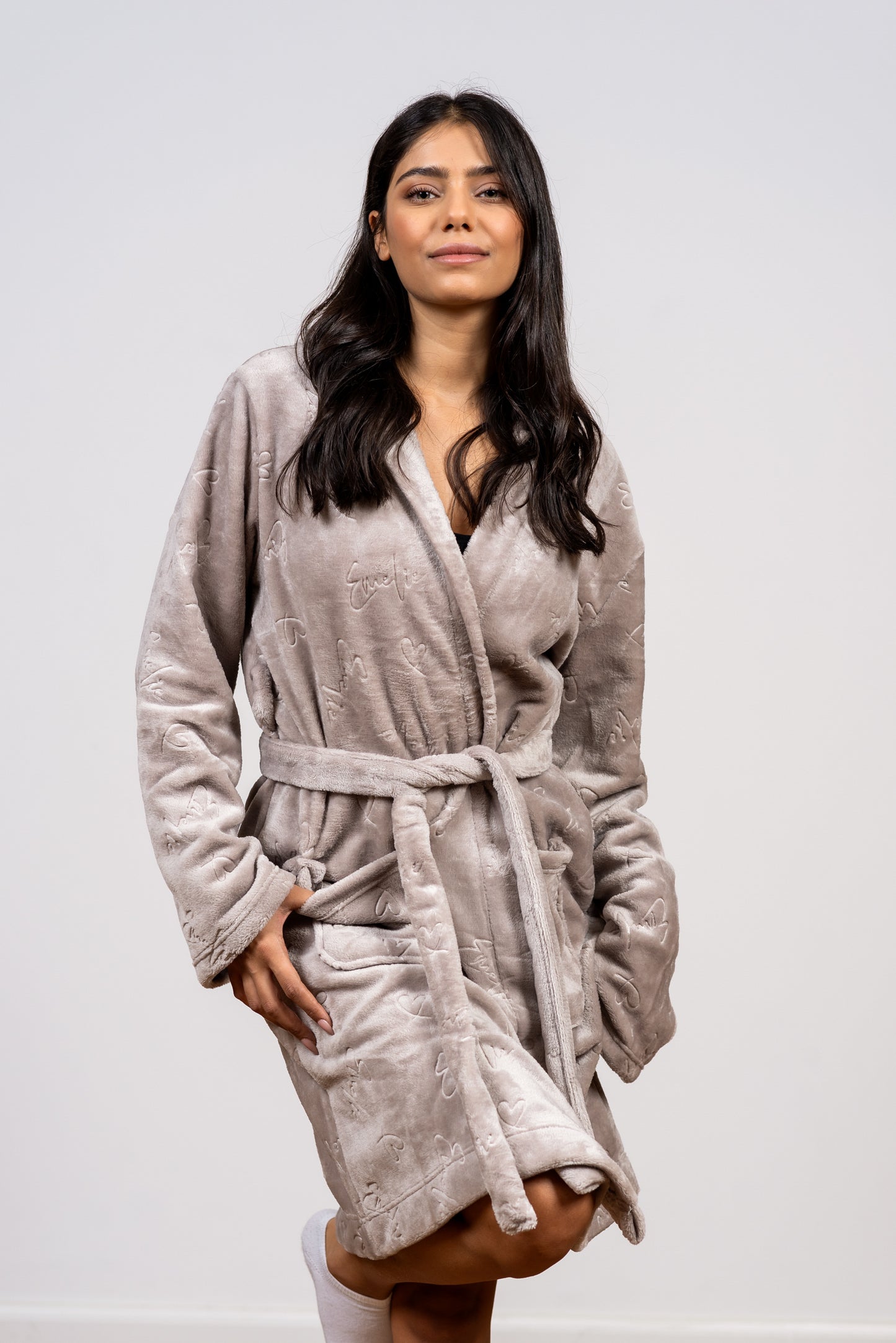 חלוק פליז קצר עם הדפס