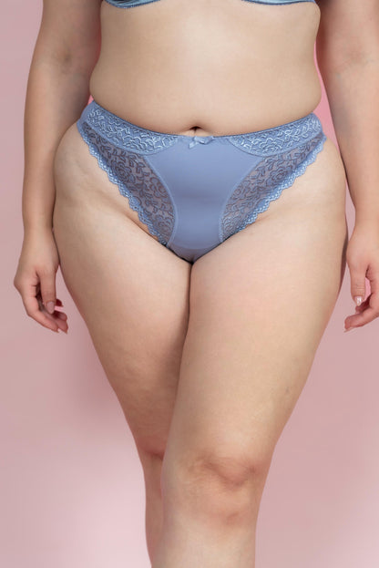 תחתון חוטיני בשילוב תחרה