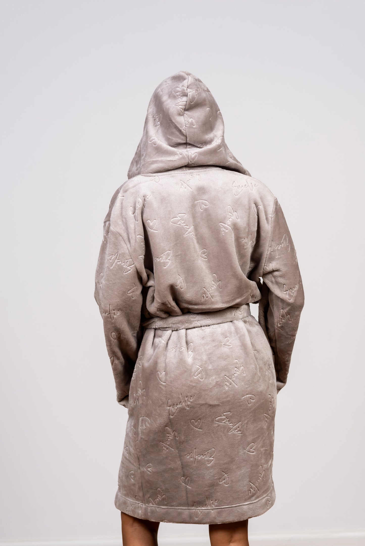 חלוק פליז קצר עם הדפס