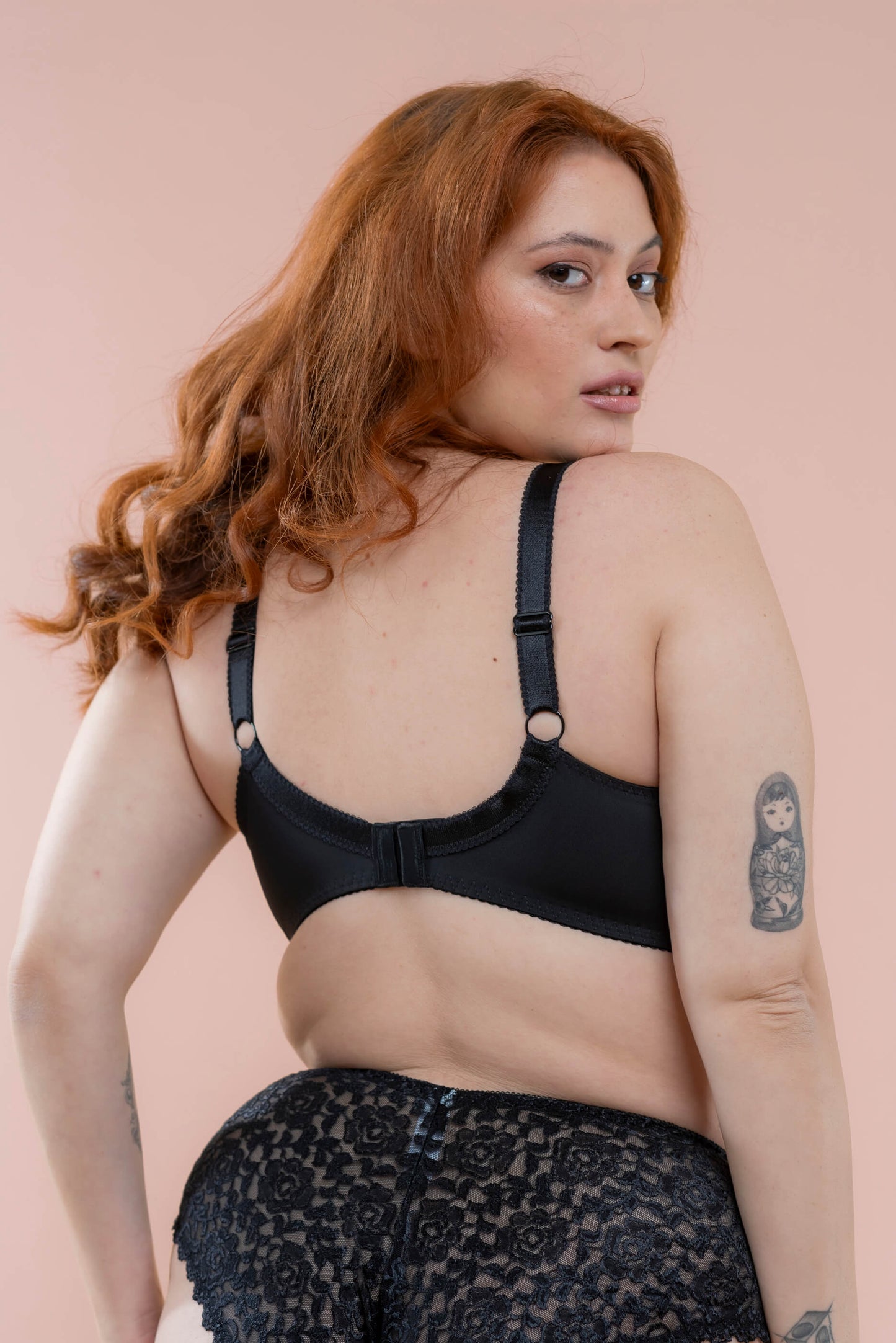 חזיית מינימייזר Curvy מתחרה