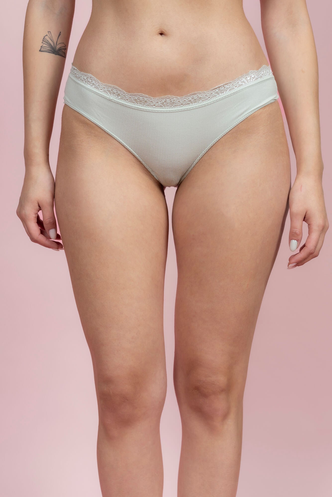 תחתון ברזילאי בשילוב תחרה