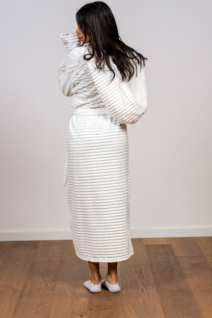 חלוק פליז עם קפוצ'ון