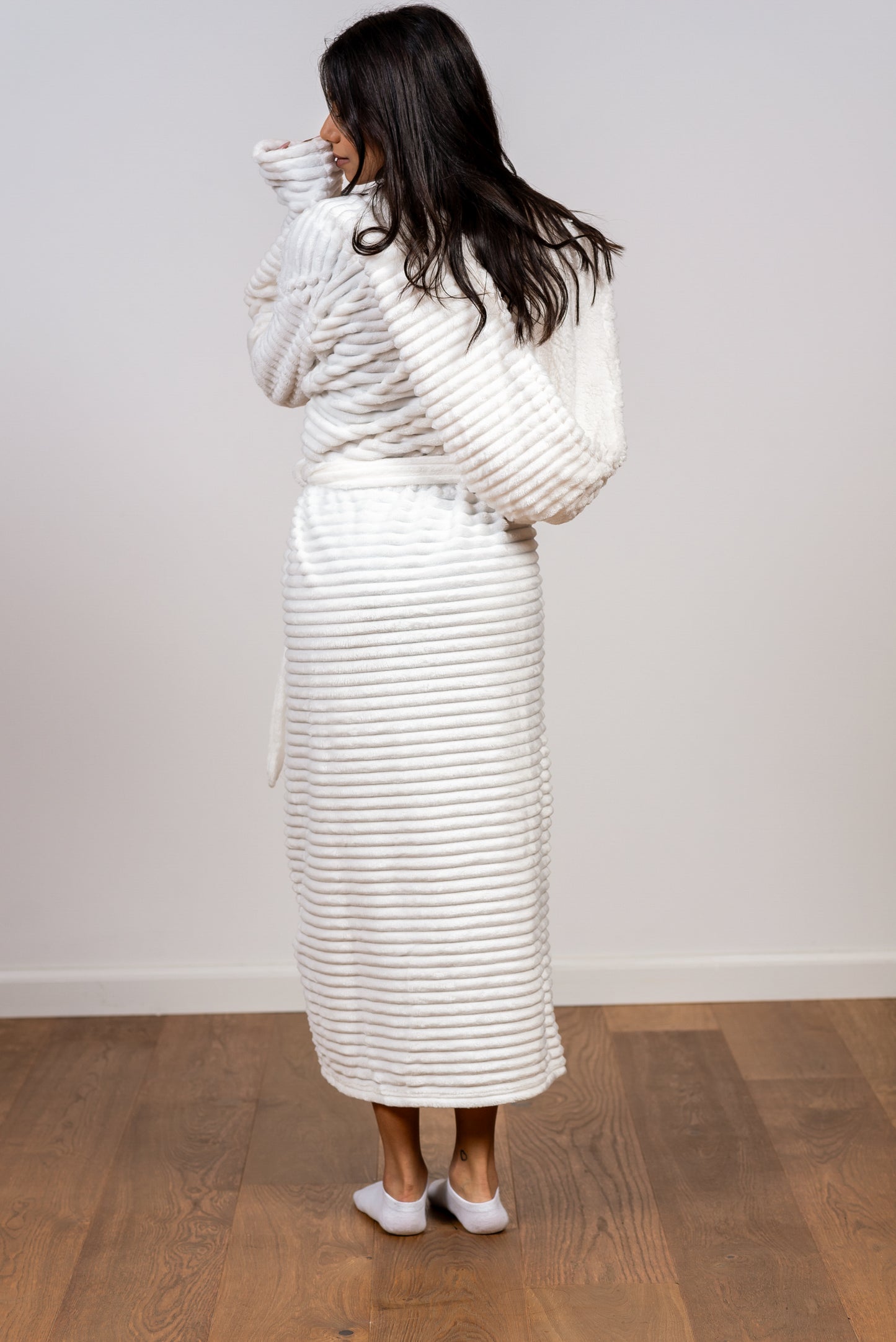 חלוק פליז עם קפוצ'ון