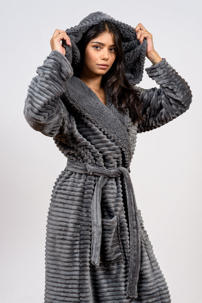 חלוק פליז עם קפוצ'ון