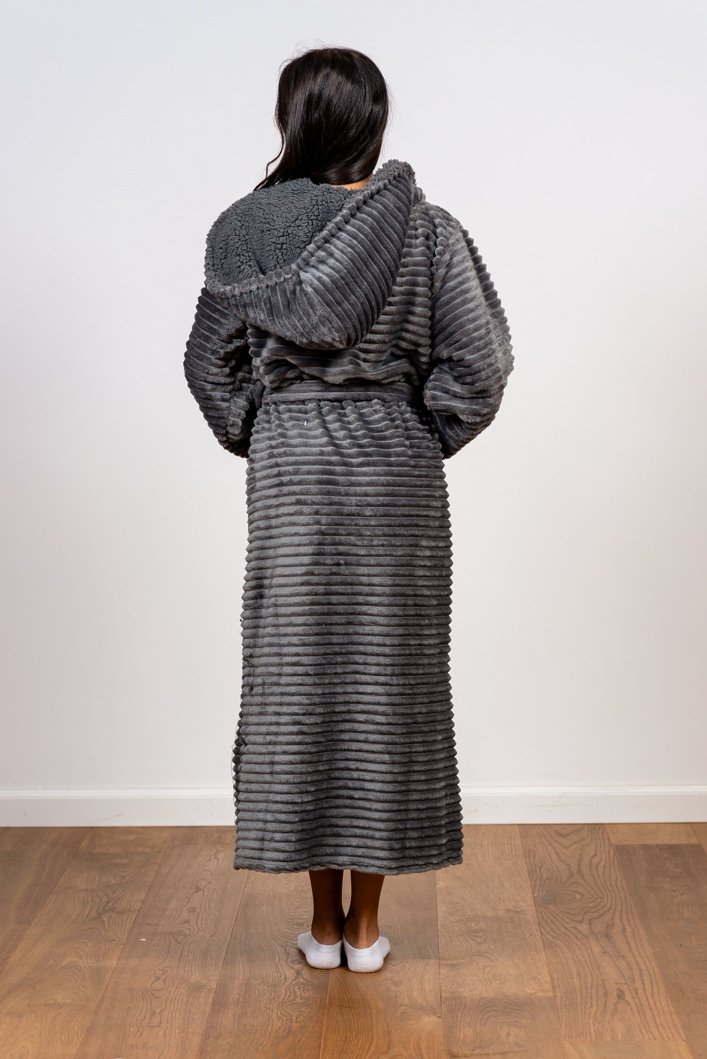 חלוק פליז עם קפוצ'ון