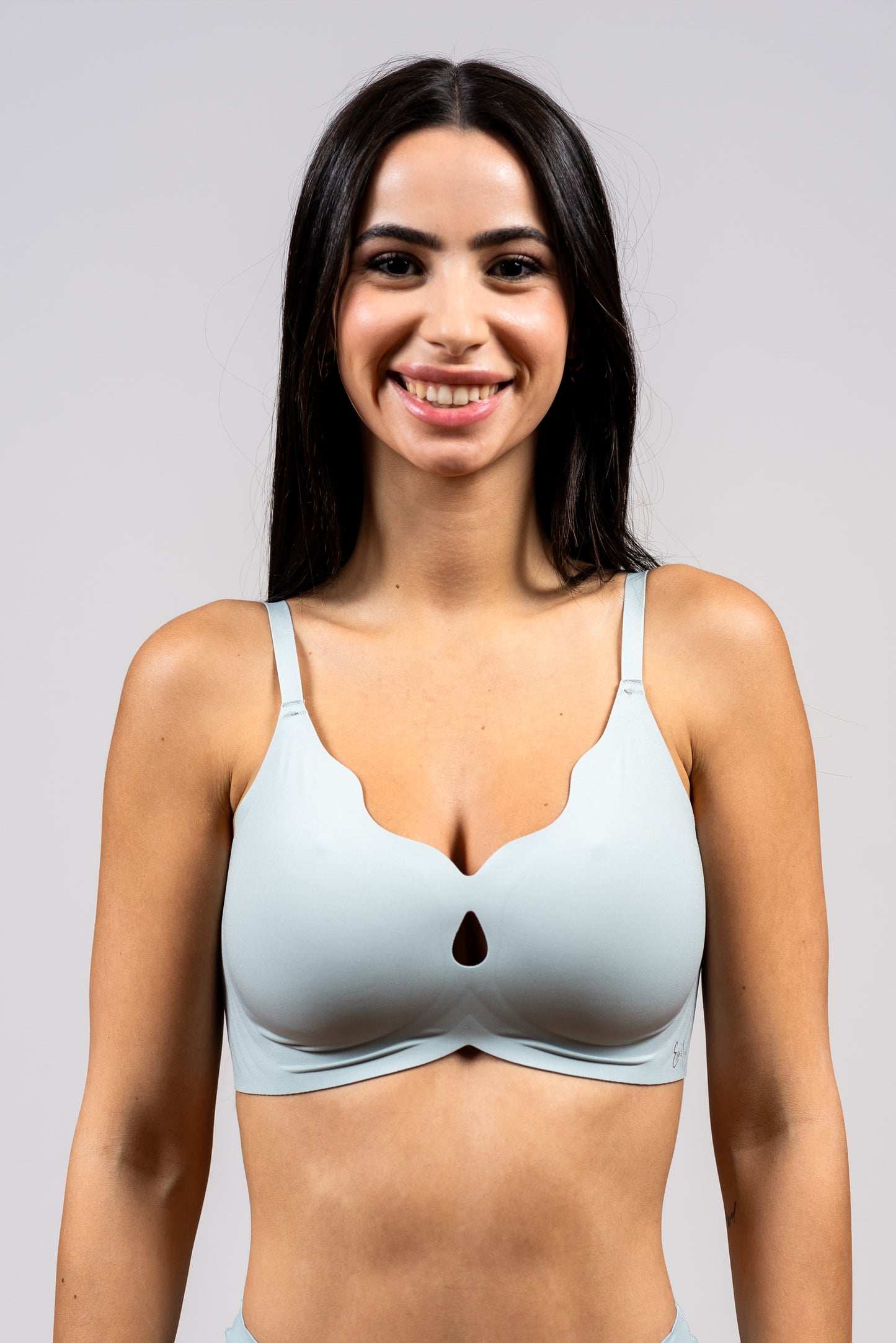 חזיית לייזר קאט ללא ברזל גימור גלים