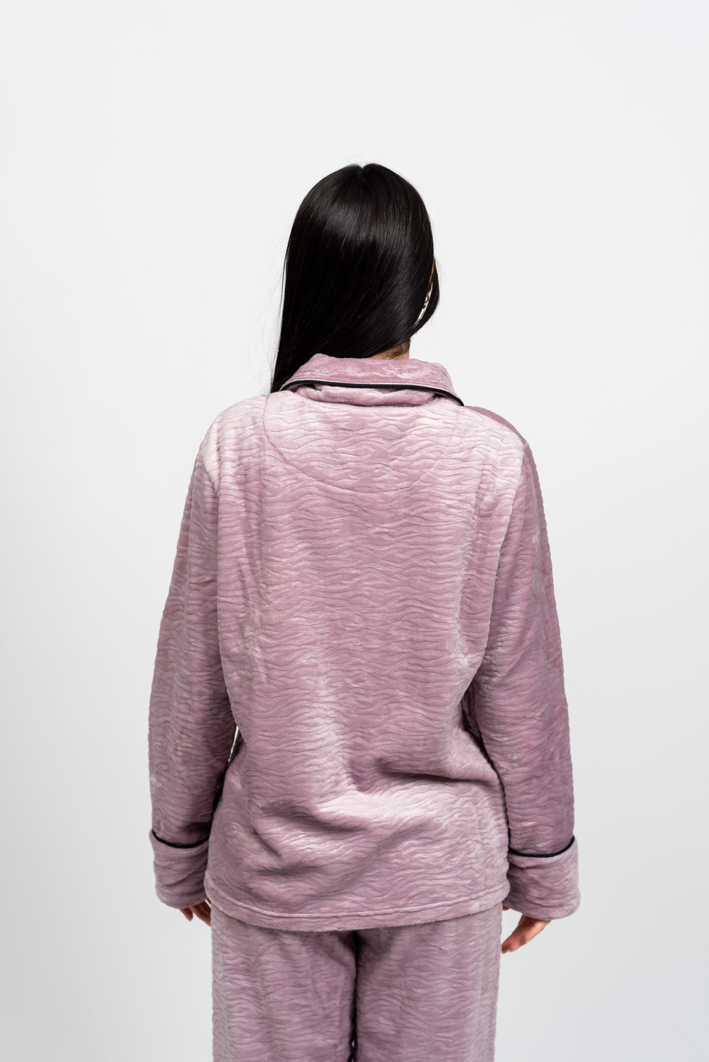 פיג'מת פליז קלאסית - סט יוקרה מכופתר