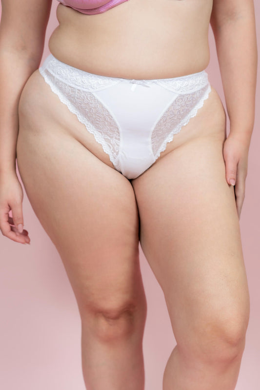 תחתון חוטיני בשילוב תחרה