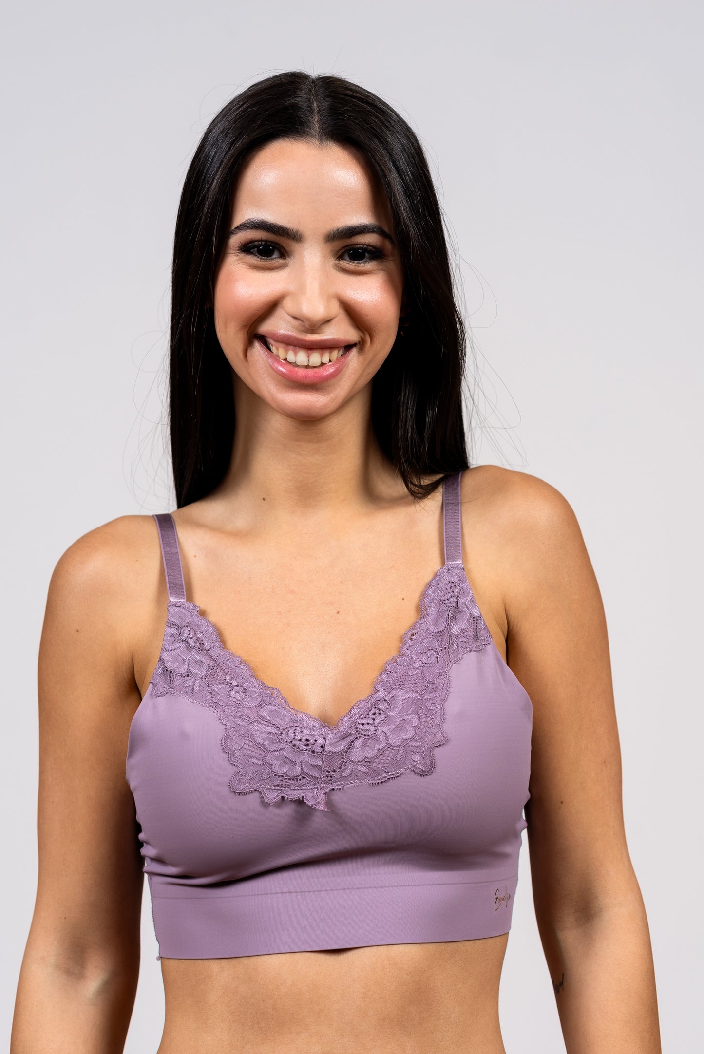 גוזיית לייזר קאט בשילוב תחרה