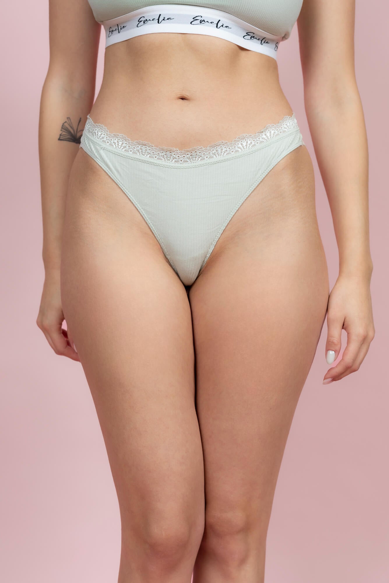 תחתון חוטיני כותנה בשילוב תחרה