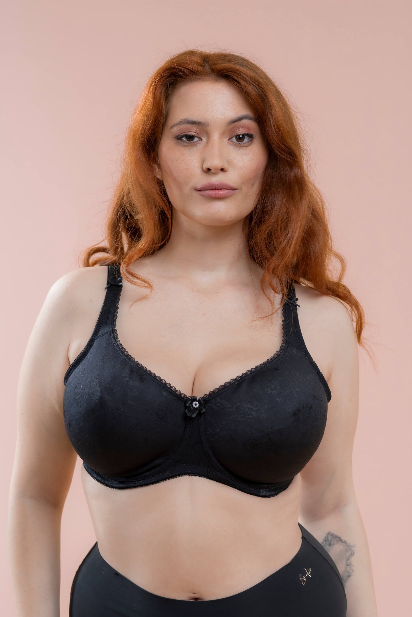 חזיית מינימייזר Smooth Curvy ללא ריפוד