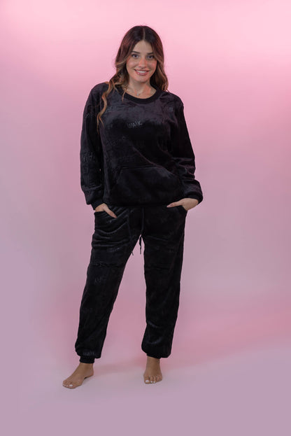 סט פיג'מה פליז קורל עם כיתוב