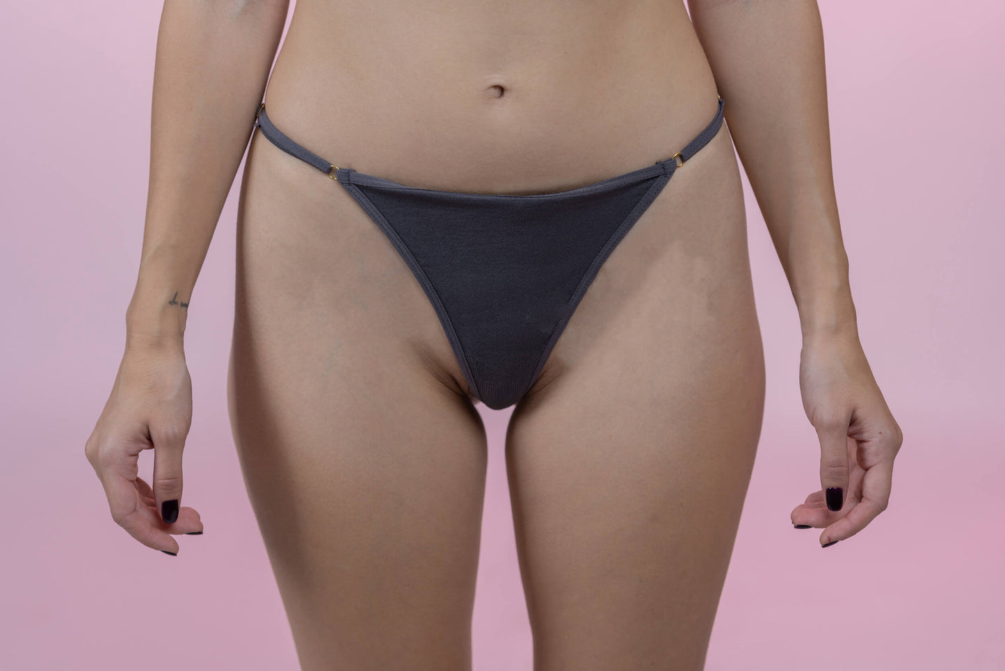 תחתון חוטיני חוט